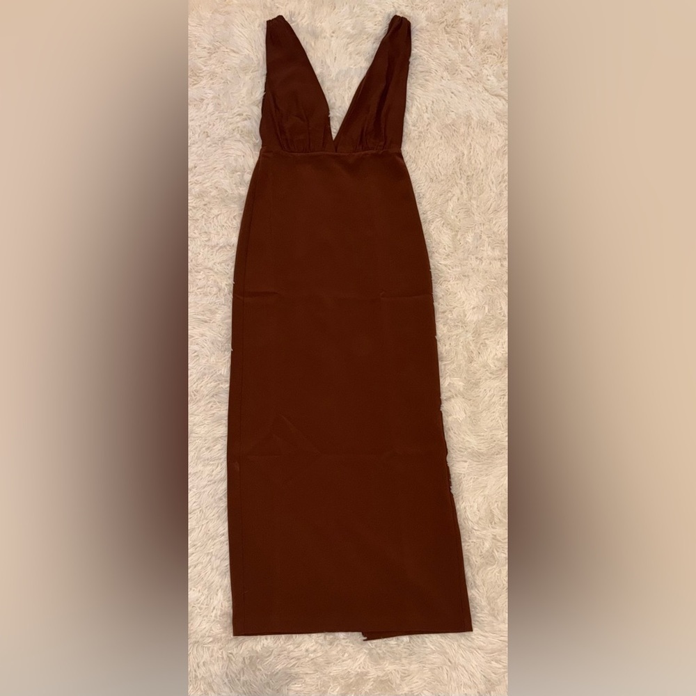 NEW Reformation Velda Deep V sleeveless midi Dress Brown Size 6 - Picture 3 of 9